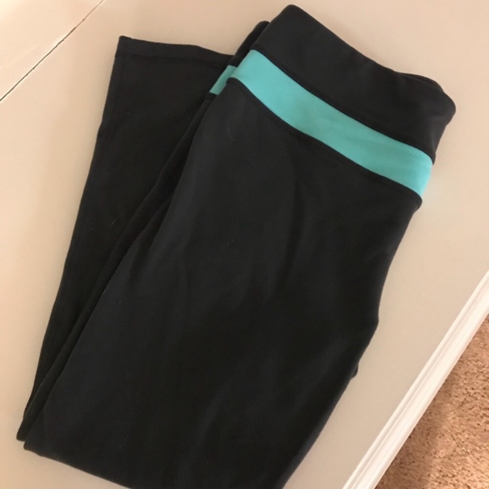 SALE Lululemon Cropped Pants in Slate Grey Sz 8